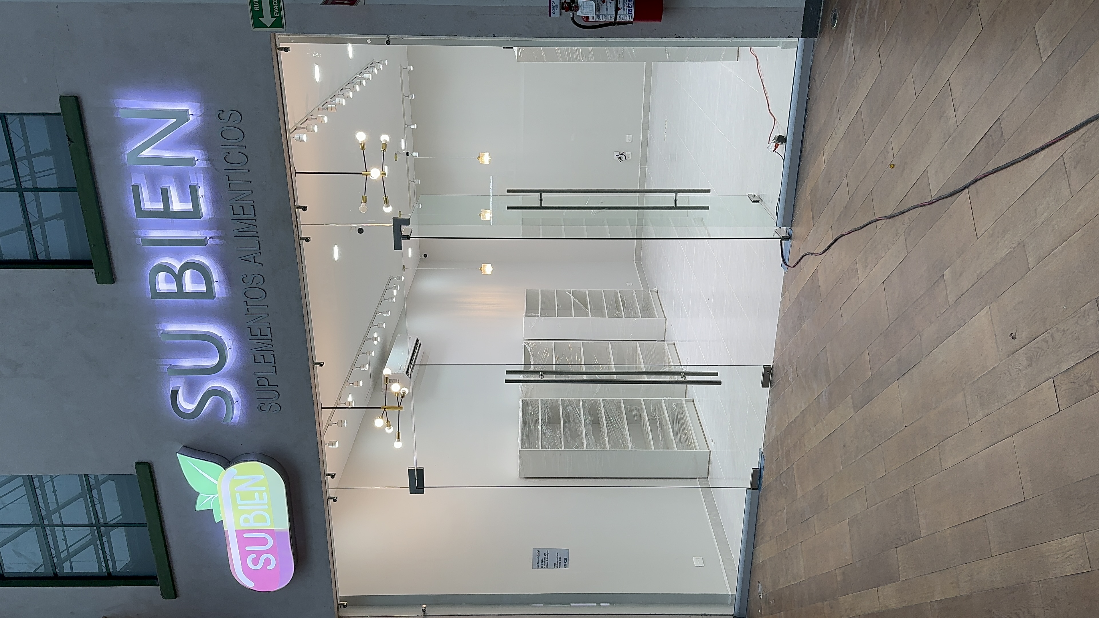 Locales Comerciales y Retail